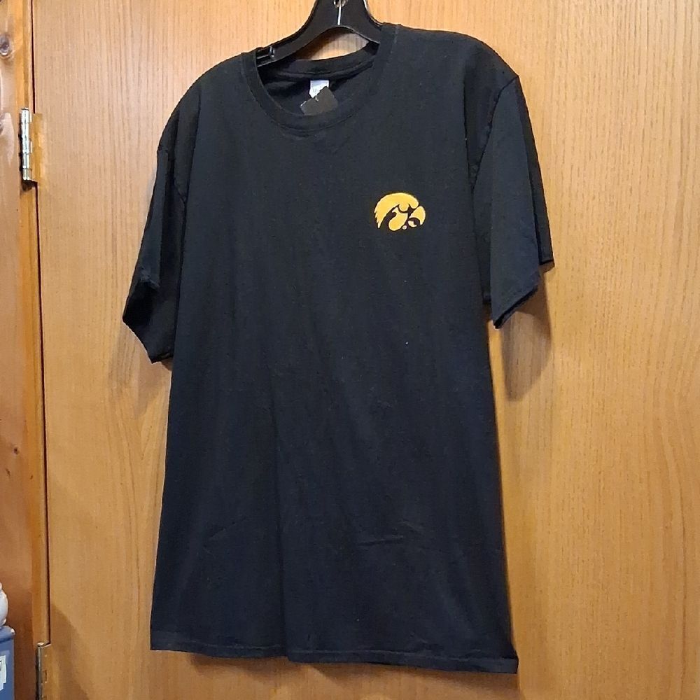 Hawkeyes, Hanes,‎ Size Large, Short Sleeve Shirt